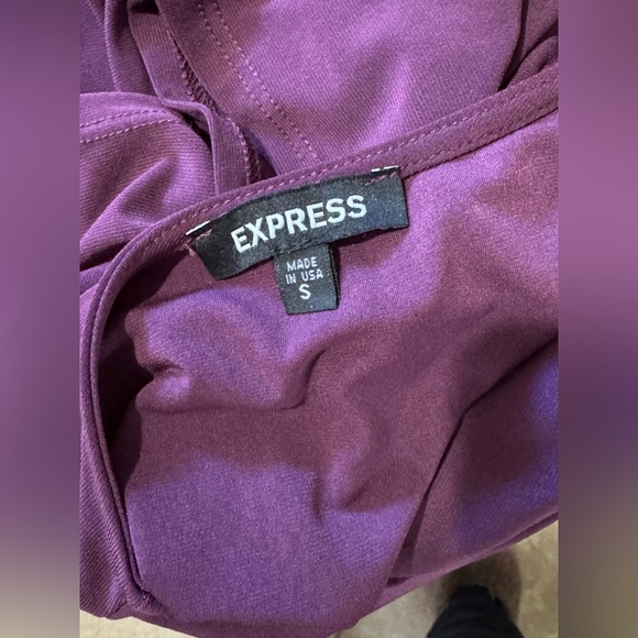 Express Short-Sleeve Draped Tee in Plum - Picture 5 of 6